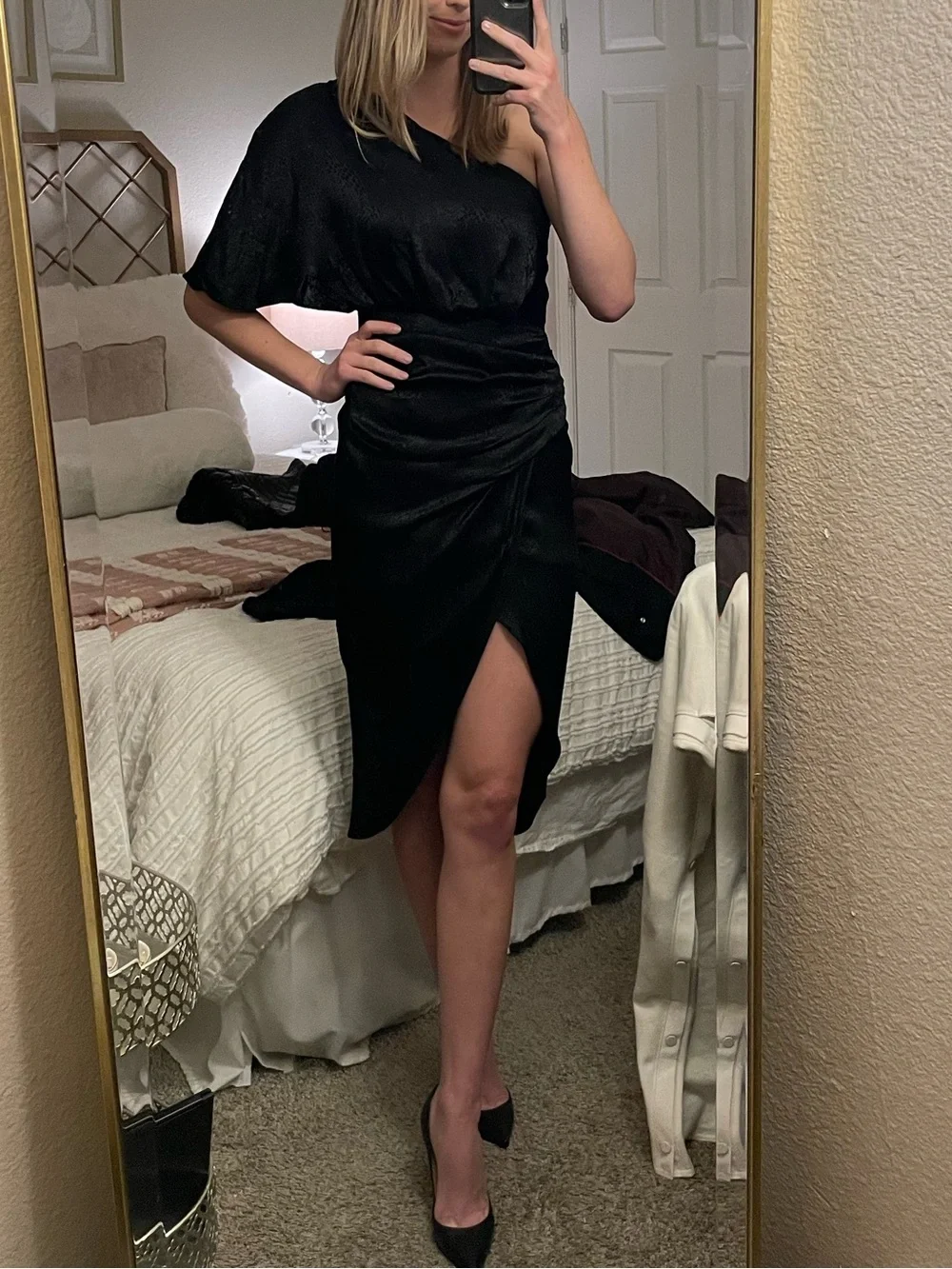 Elegant Black One-Shoulder Women’s Dress
